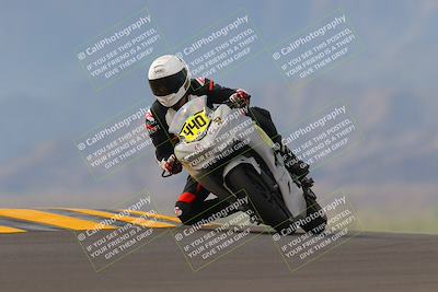 media/Sep-11-2022-SoCal Trackdays (Sun) [[81b7e951af]]/Turn 9 (930am)/